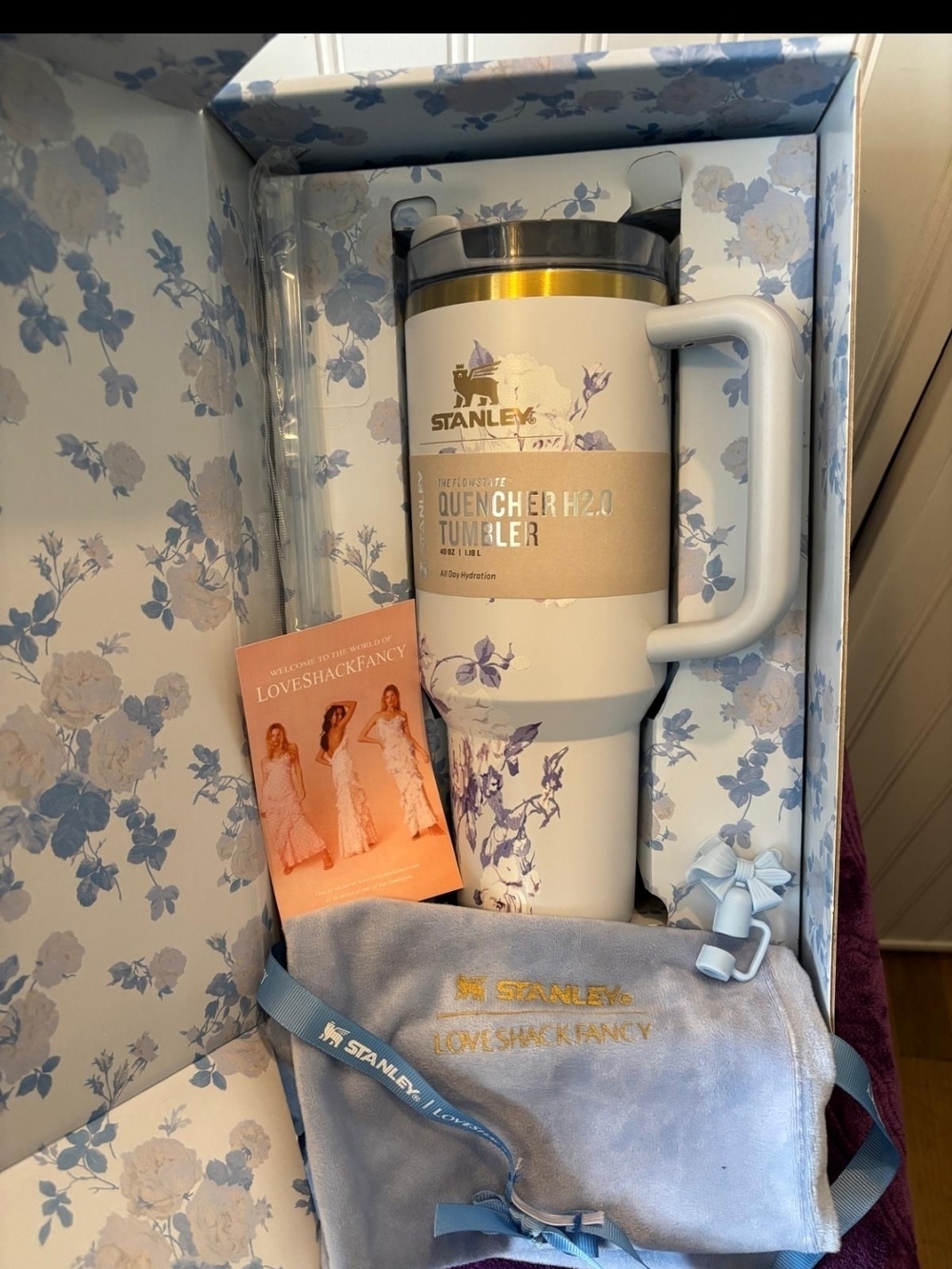 Stanley Quencher H2.0 Tumbler - White with Blue Floral